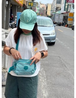 Kipling『牛角包』白綠條紋輕巧多袋側背包 GABBETTE S